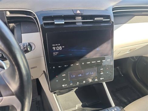 Used 2024 Hyundai Tucson Limited image 31