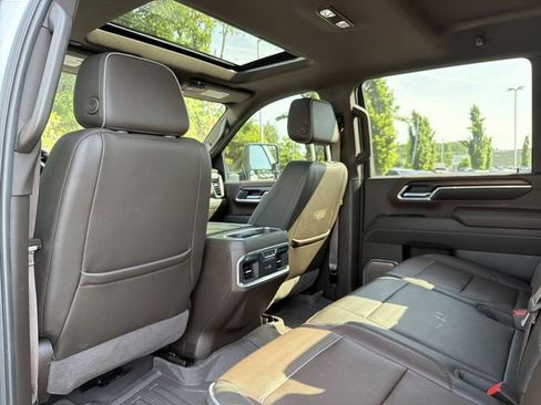 Used 2024 GMC Sierra 2500 Denali w/ Denali Reserve Package AWD/4WD image 17