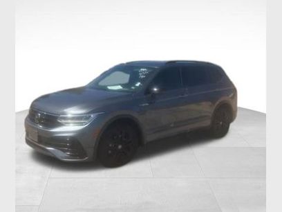 Used 2022 Volkswagen Tiguan SE R-Line