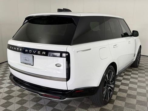 Used 2023 Land Rover Range Rover SE image 7