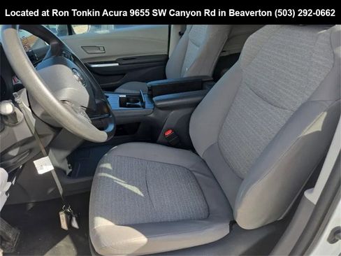 Used 2023 Toyota Sienna LE image 8