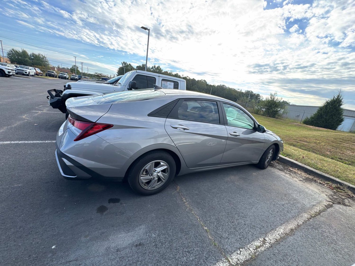 Used 2024 Hyundai Elantra SE FWD image 15