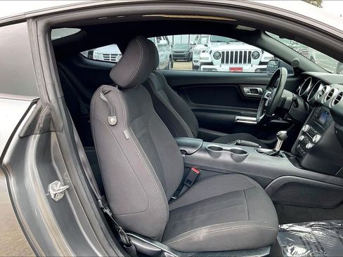 Certified 2022 Ford Mustang Coupe image 25