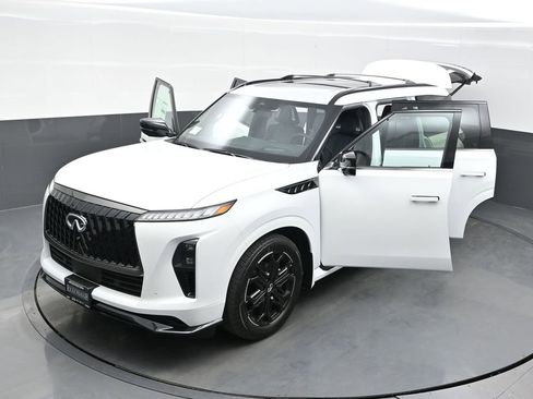 New 2026 INFINITI QX80 4WD w/ Sport Exterior Package image 40