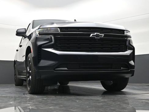 Used 2024 Chevrolet Suburban RST w/ Luxury Package RWD image 27