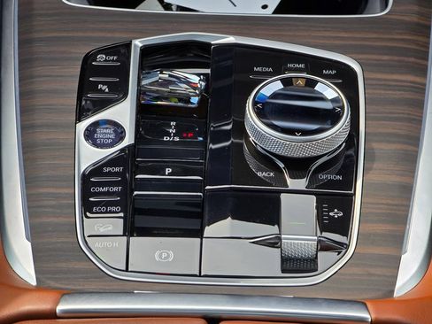 Used 2025 BMW X7 M60i w/ Executive Package AWD/4WD image 18