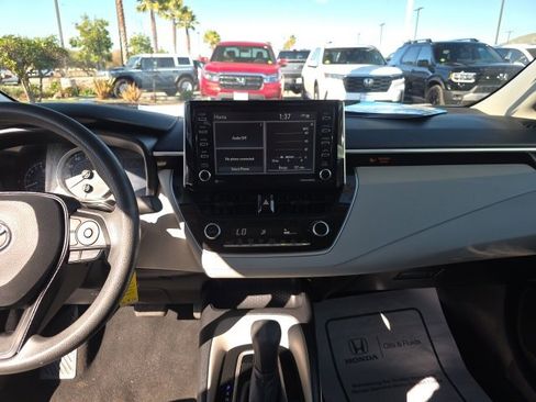 Used 2021 Toyota Corolla LE image 19