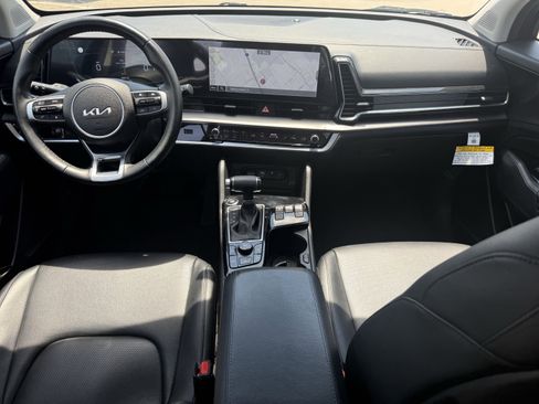 Used 2025 Kia Sportage EX FWD image 13