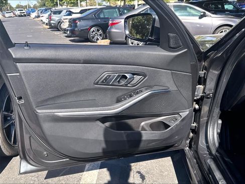 Used 2020 BMW 330i Sedan w/ Driving Assistance Package RWD image 21