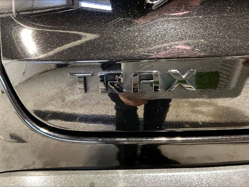 Used 2025 Chevrolet Trax RS w/ Sunroof Package image 41