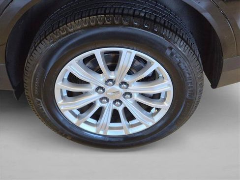 Used 2018 Cadillac XT5 AWD image 26