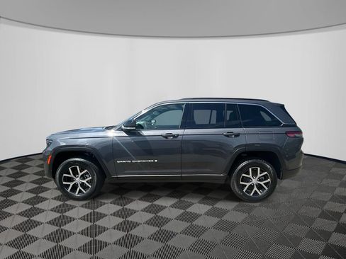 Certified 2025 Jeep Grand Cherokee Limited AWD/4WD image 2