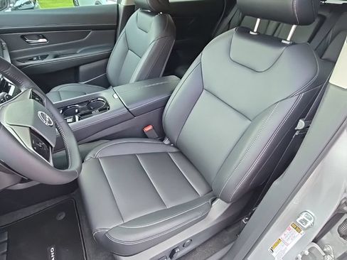Certified 2025 Nissan Murano SV AWD/4WD image 14