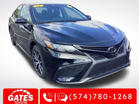 Used 2024 Toyota Camry SE FWD image 1