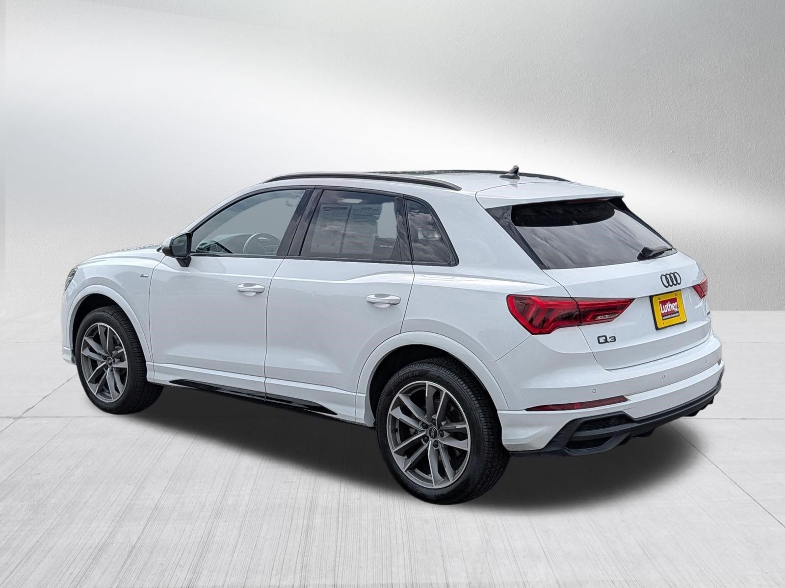 Used 2023 Audi Q3 2.0T Premium w/ Black Optic Sport Package AWD/4WD image 5