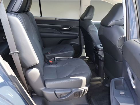 New 2026 Toyota Grand Highlander AWD image 19