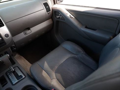 Used 2012 Nissan Frontier SL image 25
