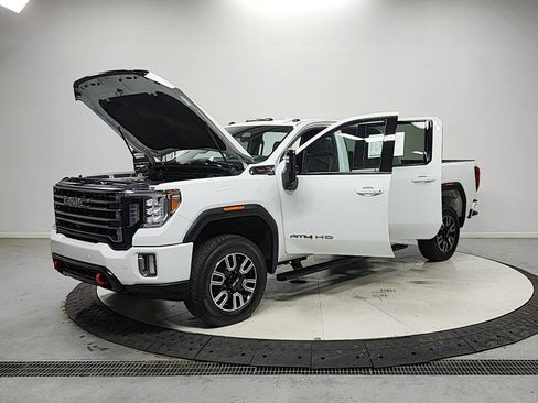 Used 2022 GMC Sierra 2500 AT4 w/ AT4 Premium Plus Package AWD/4WD image 12