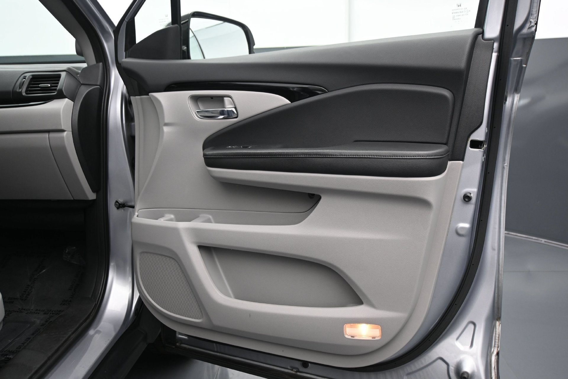Used 2017 Honda Pilot Touring image 12