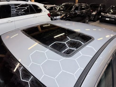 Used 2010 Subaru Legacy 2.5i Premium image 5