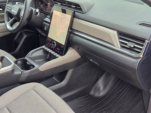 Used 2025 GMC Terrain Elevation image 25