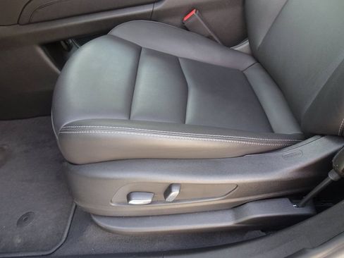 Used 2024 Cadillac XT5 Luxury AWD/4WD image 9