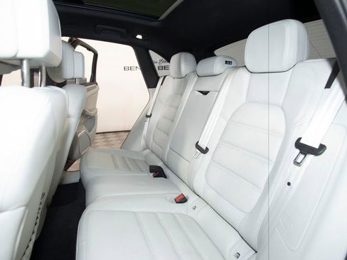 Used 2023 Porsche Macan GTS AWD/4WD image 16