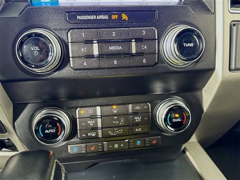 Used 2019 Ford F150 Lariat w/ Equipment Group 502A Luxury image 21