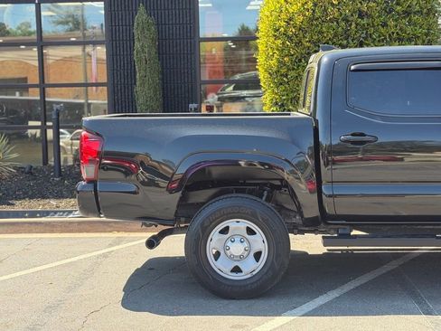 Used 2018 Toyota Tacoma SR image 21
