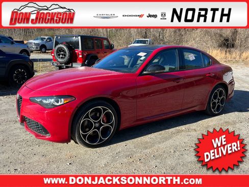 Used 2025 Alfa Romeo Giulia AWD w/ Veloce Package AWD image 1