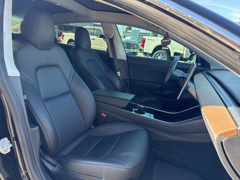 Used 2018 Tesla Model 3 Long Range image 11