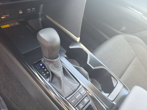 Used 2025 Toyota Camry Hybrid FWD image 21
