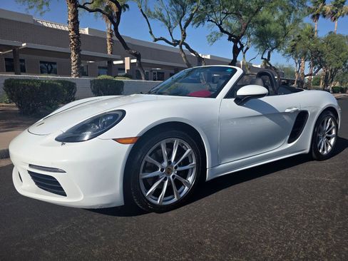 Used 2017 Porsche 718 Boxster RWD image 3