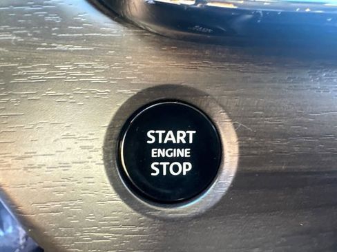 Used 2025 Nissan Murano SL image 34