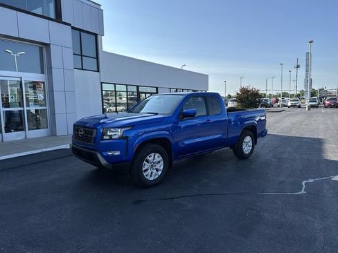 Used 2024 Nissan Frontier SV w/ SV Convenience Package RWD image 3