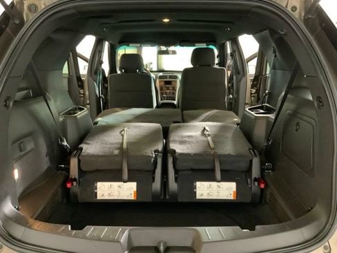 Used 2015 Ford Explorer XLT AWD/4WD image 39