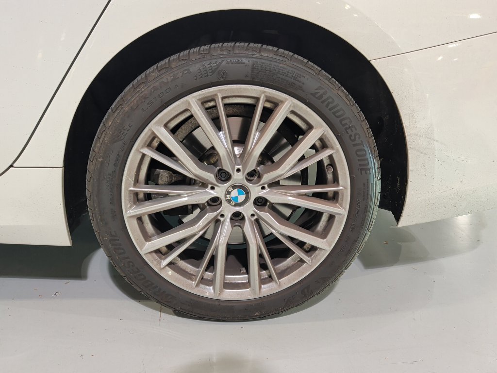 Certified 2023 BMW 330i xDrive Sedan w/ Premium Package AWD/4WD image 7