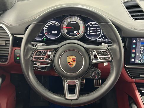 Used 2023 Porsche Cayenne Turbo image 13