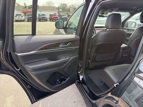 New 2026 Jeep Grand Cherokee 4WD image 10