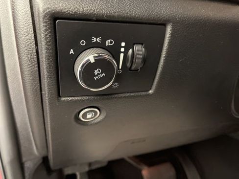 Used 2020 Jeep Grand Cherokee Limited image 31