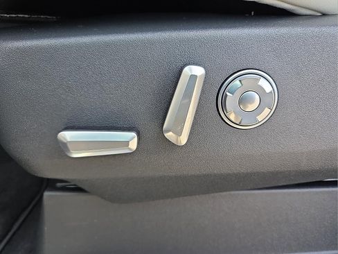 New 2026 Lincoln Navigator Reserve image 16