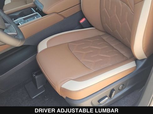 New 2026 Nissan Pathfinder Platinum FWD image 16