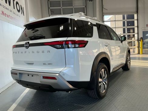 Used 2024 Nissan Pathfinder SL AWD/4WD image 30