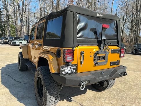 Used 2014 Jeep Wrangler Unlimited Sahara image 6