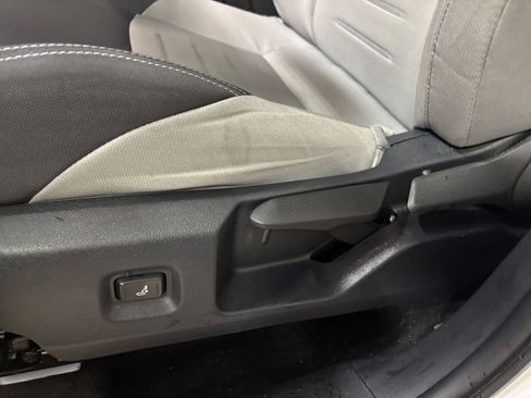 Used 2025 Toyota Tacoma TRD Off-Road image 23