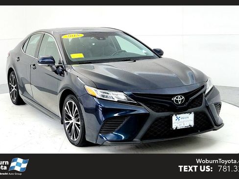 Used 2018 Toyota Camry SE w/ Audio Package FWD image 1