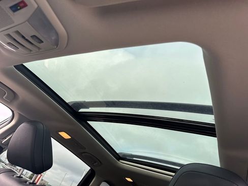 Used 2022 Subaru Ascent Limited w/ Technology Package image 21