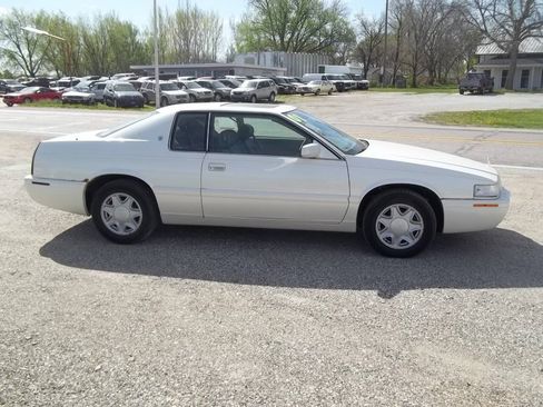 Used 2001 Cadillac Eldorado Touring FWD image 1