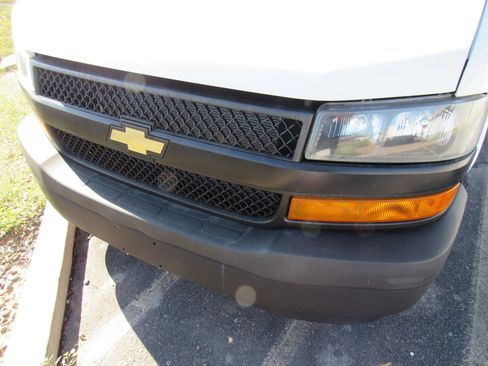 Used 2019 Chevrolet Express 2500 w/ Driver Convenience Package image 18