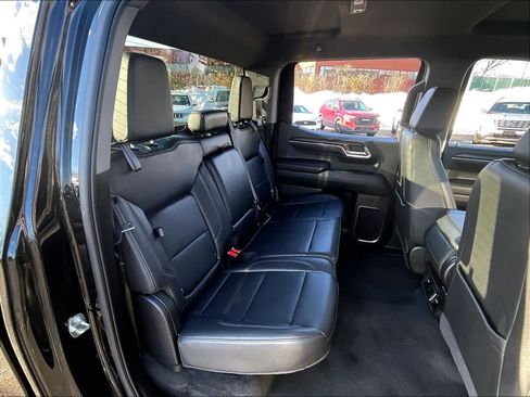 Used 2024 GMC Sierra 1500 SLT image 23